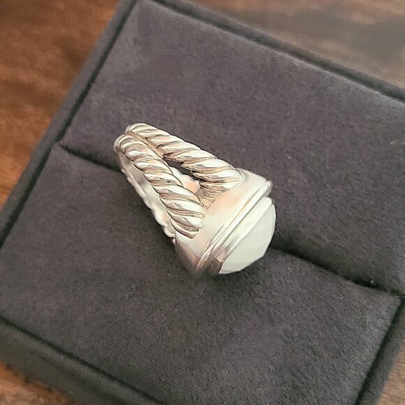David Yurman Albion Ring w/ White Agate - 19mm - Size 7 - Picture 5 of 13